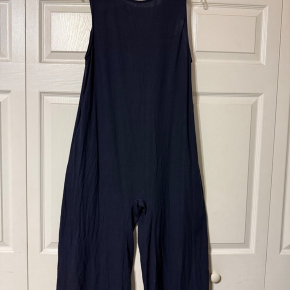 Petal And Pup Yardlee Jumpsuit Loose Fit Wide Leg Crop Rayon Blend Navy Size 6 - Picture 5 of 13